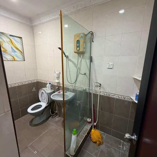 2-storey Terraced House for Sale in Taman Puncak Jalil (Seri Kembangan) - Aiden Dang - Bathroom - PropertyGuru.com.my