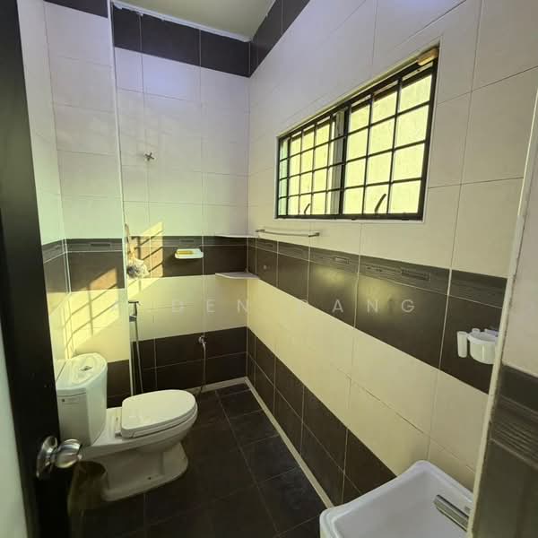 2-storey Terraced House for Sale in Taman Puncak Jalil (Seri Kembangan) - Aiden Dang - Bathroom - PropertyGuru.com.my