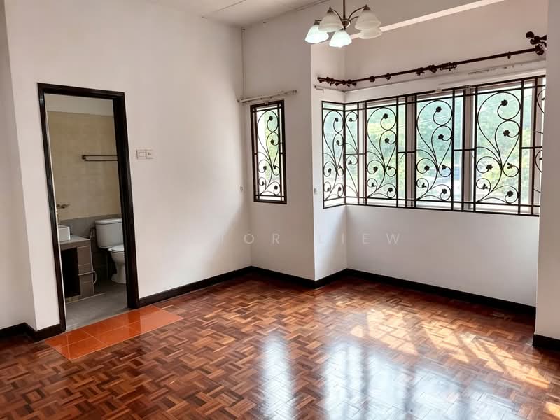 Rumah Teres 2-Tingkat untuk Dijual di Taman Kelana Idaman (Ara Damansara) - Victor Liew - Bathroom - PropertyGuru.com.my