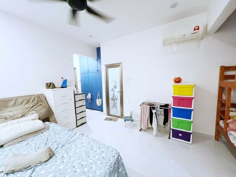 Rumah Teres 2 Tingkat untuk Dijual di Permas Jaya (Johor Bahru) - Karl Lim - Bedroom - PropertyGuru.com.my