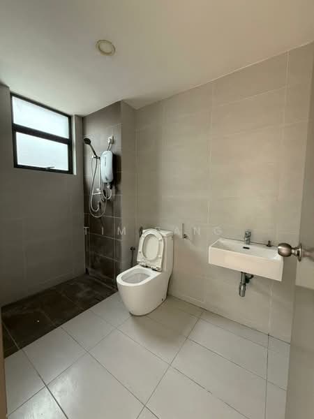 Rumah Teres untuk Dijual di Diamond City (Semenyih) - Tim Pang - Bathroom - PropertyGuru.com.my