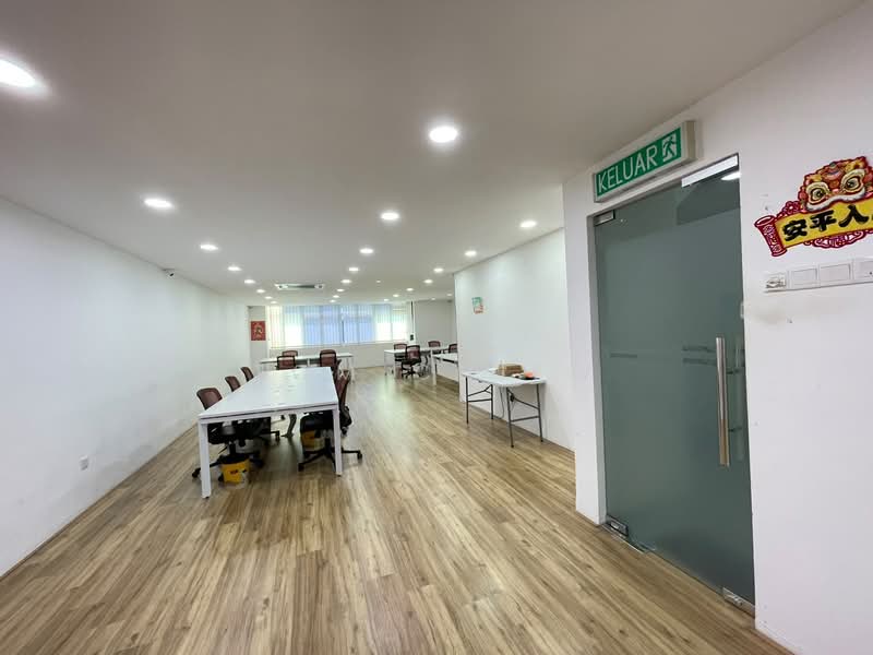 Shop / Office for Rent in Taman Molek (Johor Bahru) - Tom Chiew - Interior - PropertyGuru.com.my