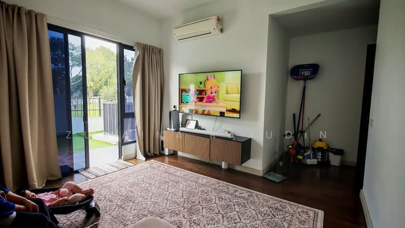 Semi-Detached House for Sale in Bukit Jelutong (Shah Alam) - Zuraina Rajudin - Living Room - PropertyGuru.com.my
