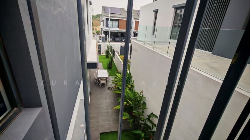 Semi-Detached House for Sale in Bukit Jelutong (Shah Alam) - Zuraina Rajudin - Exterior - PropertyGuru.com.my