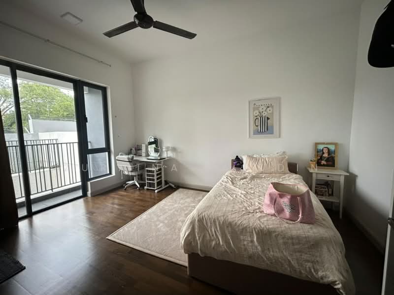 Semi-Detached House for Sale in Bukit Jelutong (Shah Alam) - Zuraina Rajudin - Bedroom - PropertyGuru.com.my