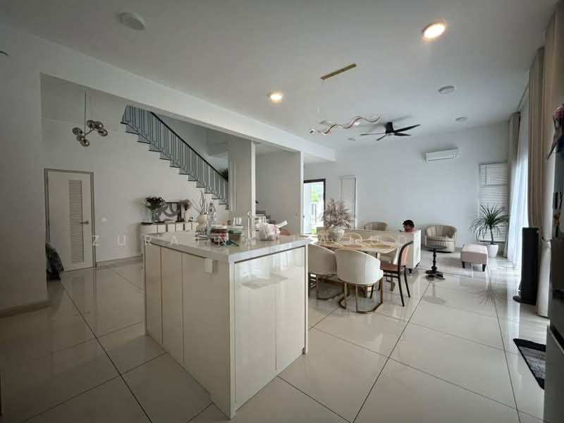 Semi-Detached House for Sale in Bukit Jelutong (Shah Alam) - Zuraina Rajudin - Living Room - PropertyGuru.com.my