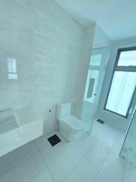 Bungalow for Sale in Taman Molek (Johor Bahru) - Kym Kee - Bathroom - PropertyGuru.com.my