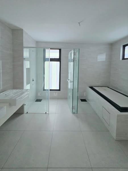 Bungalow for Sale in Taman Molek (Johor Bahru) - Kym Kee - Bathroom - PropertyGuru.com.my
