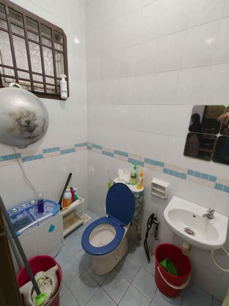 2-storey Terraced House for Sale in Taman Seri Austin (Tebrau) - Reny Hee - Bathroom - PropertyGuru.com.my