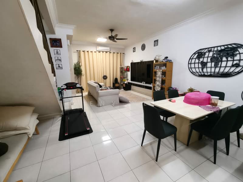 2-storey Terraced House for Sale in Taman Seri Austin (Tebrau) - Reny Hee - Living Room - PropertyGuru.com.my