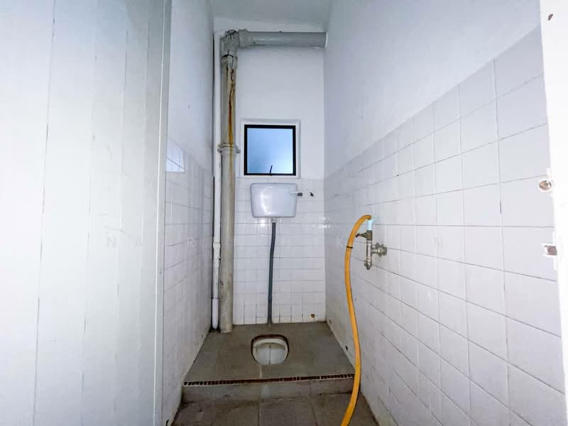2-storey Terraced House for Sale in Meru (Klang) - Nazrin Hakimin - Bathroom - PropertyGuru.com.my