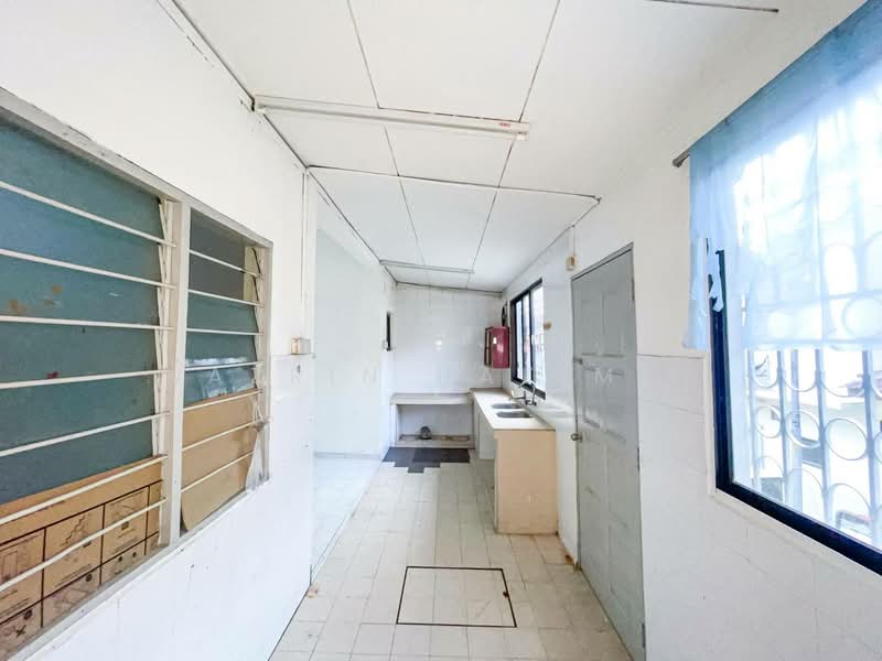 2-storey Terraced House for Sale in Meru (Klang) - Nazrin Hakimin - Kitchen - PropertyGuru.com.my