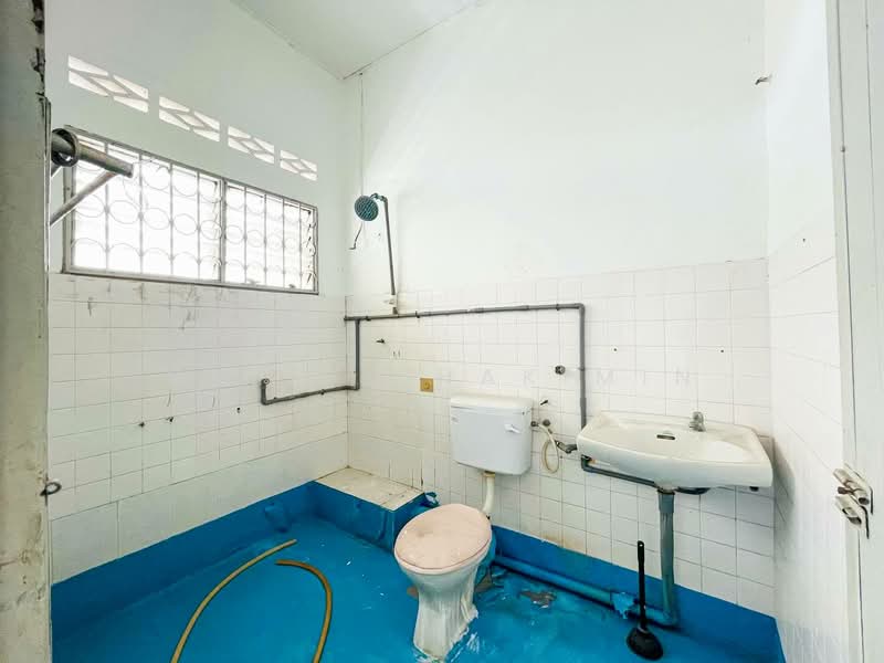 2-storey Terraced House for Sale in Meru (Klang) - Nazrin Hakimin - Bathroom - PropertyGuru.com.my