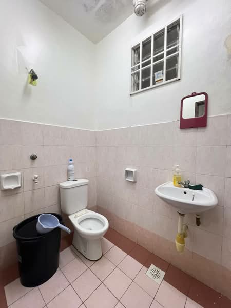 Terraced House for Sale in Taman Nusa Damai (Pasir Gudang) - Lui Lui - Bathroom - PropertyGuru.com.my