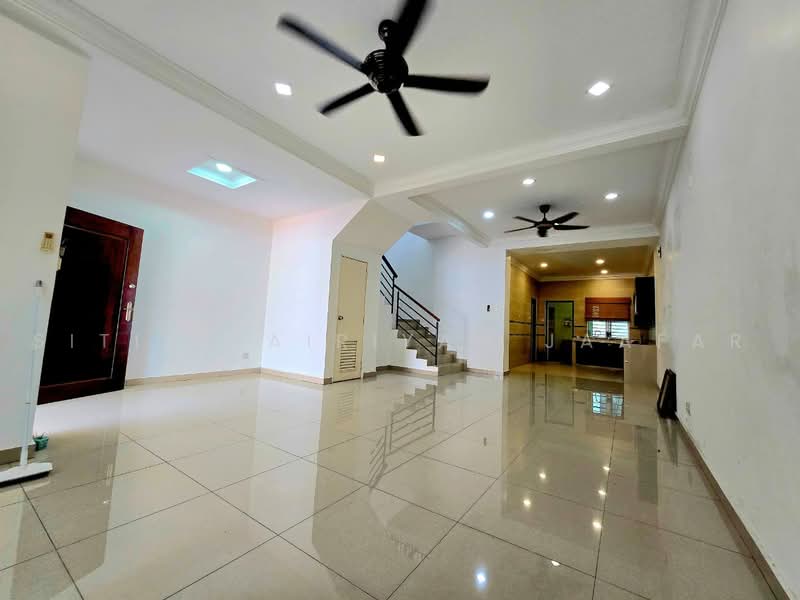 2-storey Terraced House for Sale in Subang Bestari (Shah Alam) - SITI KHAIRIYAH JAAFAR - Living Room - PropertyGuru.com.my