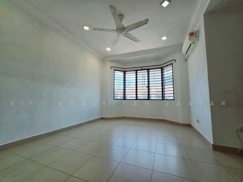 2-storey Terraced House for Sale in Subang Bestari (Shah Alam) - SITI KHAIRIYAH JAAFAR - Living Room - PropertyGuru.com.my