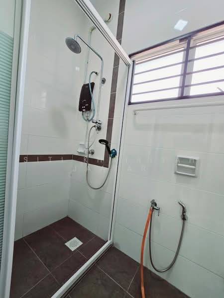 2-storey Terraced House for Sale in Subang Bestari (Shah Alam) - SITI KHAIRIYAH JAAFAR - Bathroom - PropertyGuru.com.my