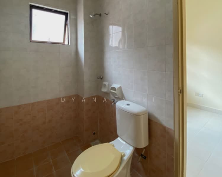 Rumah Teres 2 Tingkat untuk Dijual di Bukit Jelutong (Shah Alam) - Dyana Asri - Bathroom - PropertyGuru.com.my