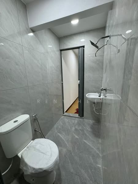 2-storey Terraced House for Sale in Bandar Seri Alam (Masai) - Reny Hee - Bathroom - PropertyGuru.com.my