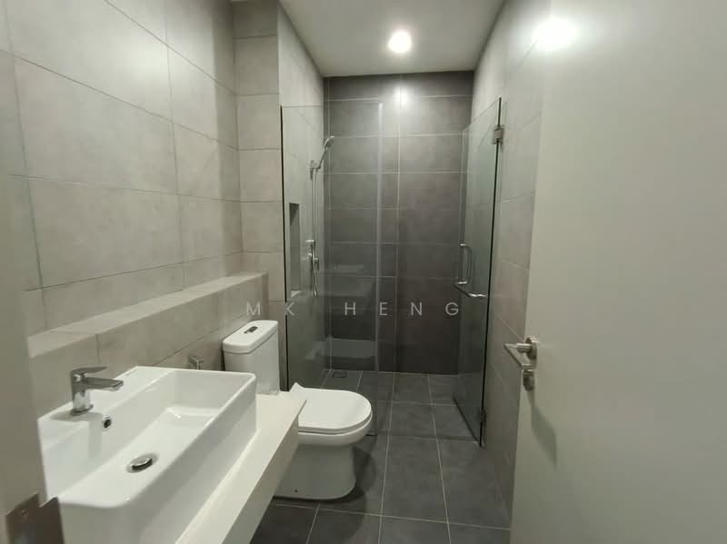 Servis Apartment untuk Disewa di SWNK Houze @ BBCC - MK Heng - Bathroom - PropertyGuru.com.my