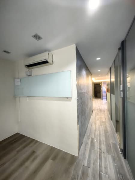 Office for Rent in Symphony Park (Jelutong) - Lynda Chan - Corridor - PropertyGuru.com.my