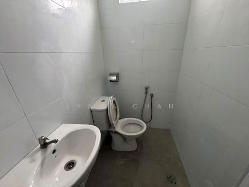 Pejabat untuk Disewa di Symphony Park (Jelutong) - Lynda Chan - Bathroom - PropertyGuru.com.my