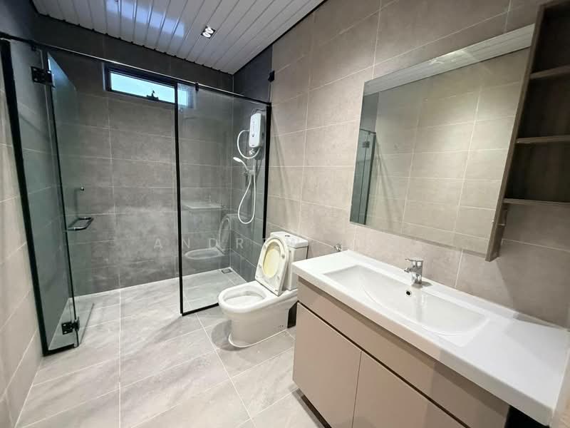 Twin Villa for Sale in Forest City (Gelang Patah) - Andrew Teo - Bathroom - PropertyGuru.com.my