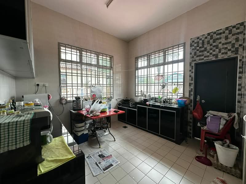 Semi-Detached House for Sale in Taman Bukit Jaya (Ulu Tiram) - Terence Tan - Kitchen - PropertyGuru.com.my