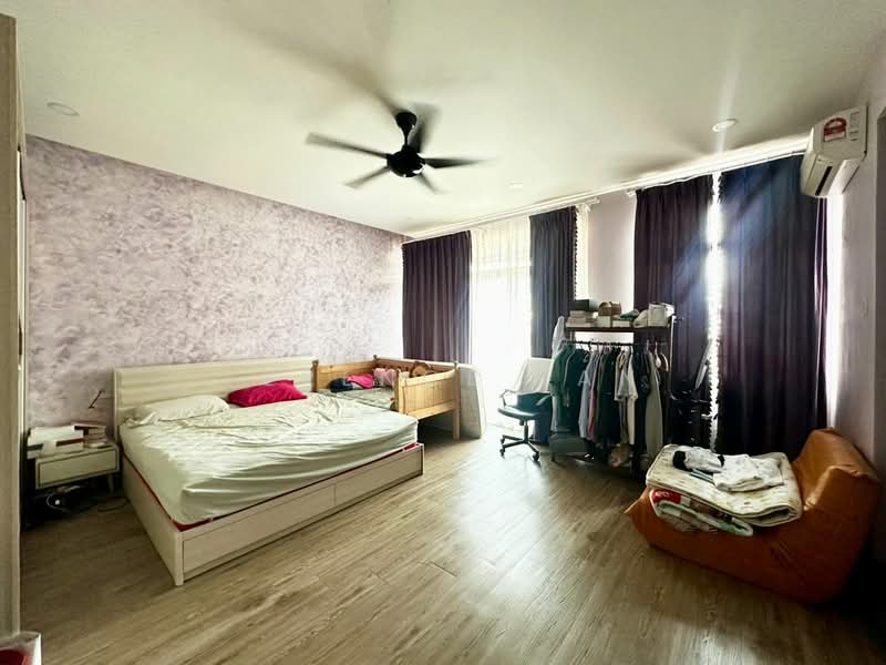 Semi-Detached House for Sale in Taman Bukit Jaya (Ulu Tiram) - Terence Tan - Bedroom - PropertyGuru.com.my