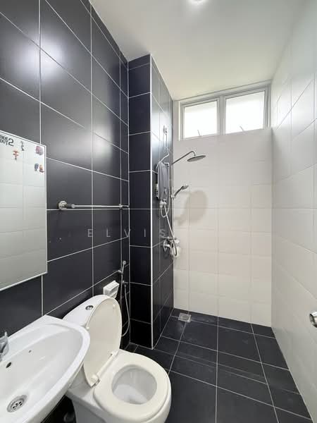 2-storey Terraced House for Sale in Taman Mount Austin (Tebrau) - Elvis Ku - Bathroom - PropertyGuru.com.my