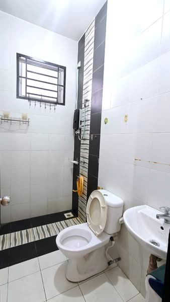 Rumah Teres 2 Tingkat untuk Dijual di Taman Setia Indah (Tebrau) - Karl Lim - Bathroom - PropertyGuru.com.my
