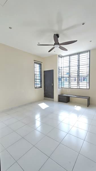 Rumah Teres 2 Tingkat untuk Dijual di Taman Setia Indah (Tebrau) - Karl Lim - Living Room - PropertyGuru.com.my