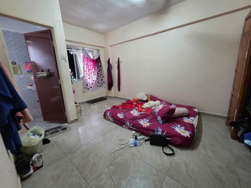 Apartment for Sale at Taman Setia Balakong - Tommy Liew - Bedroom - PropertyGuru.com.my