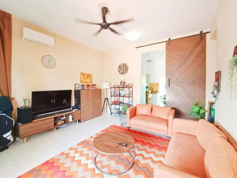 Rumah Berkembar untuk Dijual di Kampung Tok Muda (Kapar) - Hazeman Omar - Living Room - PropertyGuru.com.my
