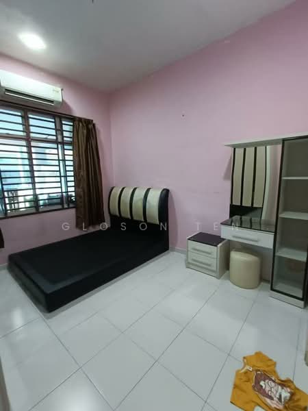 1-storey Terraced House for Sale in Taman Lagenda Putra (Kulai) - Gloson Ten - Bedroom - PropertyGuru.com.my