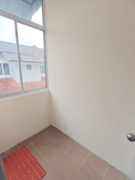 Rumah Bandar untuk Dijual di Taman Tasik Puchong (Puchong) - Evan Goh - Balcony - PropertyGuru.com.my