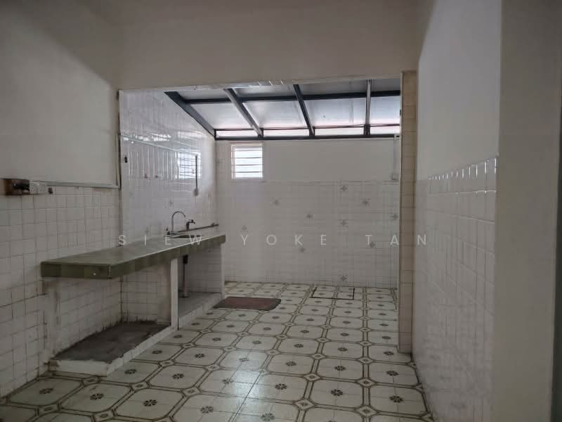 2-storey Terraced House for Sale in Taman Overseas Union (Taman Oug) (Jalan Klang Lama (Old Klang Road)) - Siew Yoke Tan - Kitchen - PropertyGuru.com.my