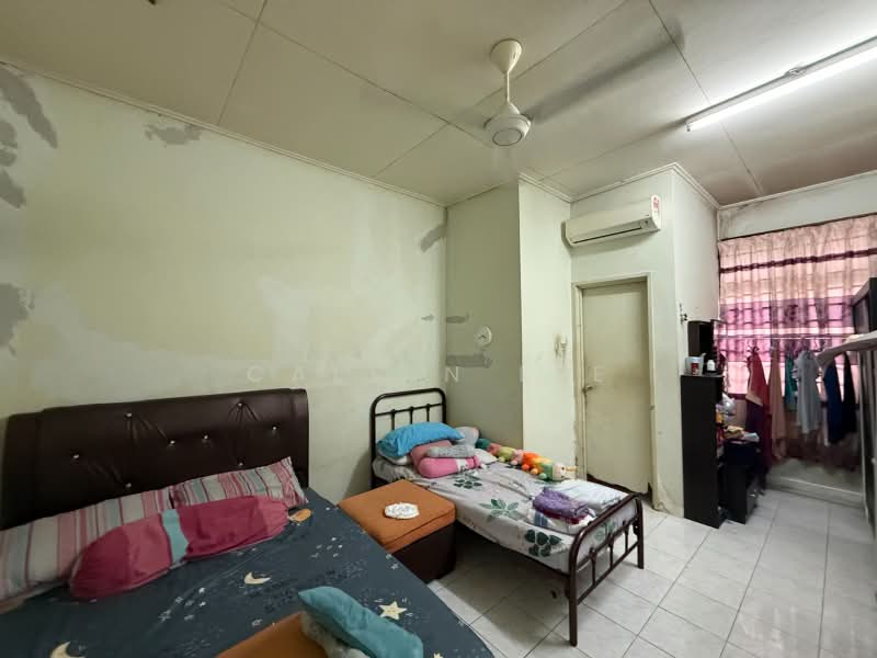 1-storey Terraced House for Sale in Taman Nusa Damai (Pasir Gudang) - Calvin Lee - Bedroom - PropertyGuru.com.my