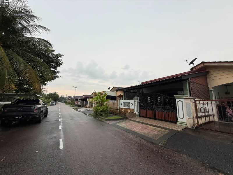 1-storey Terraced House for Sale in Taman Nusa Damai (Pasir Gudang) - Calvin Lee - Exterior - PropertyGuru.com.my