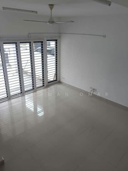 Rumah Teres 2 Tingkat untuk Disewa di Alam Impian (Shah Alam) - Hazeman Omar - Living Room - PropertyGuru.com.my
