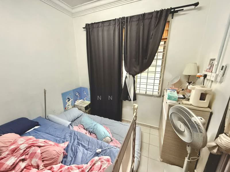 Rumah Teres 2 Tingkat untuk Dijual di Permas Jaya (Johor Bahru) - Glenn Woo - Bedroom - PropertyGuru.com.my