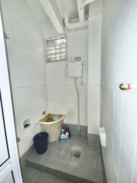 Rumah Teres 2 Tingkat untuk Dijual di Permas Jaya (Johor Bahru) - Glenn Woo - Bathroom - PropertyGuru.com.my