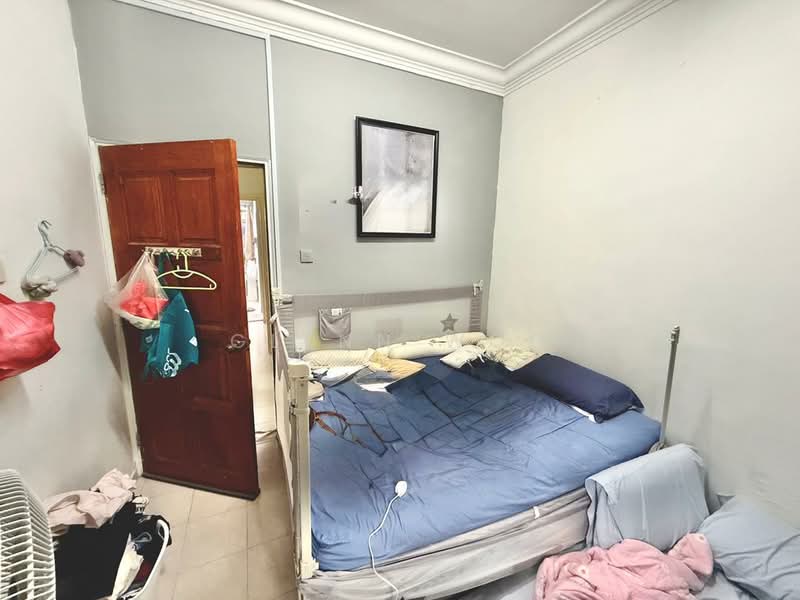 Rumah Teres 2 Tingkat untuk Dijual di Permas Jaya (Johor Bahru) - Glenn Woo - Bedroom - PropertyGuru.com.my