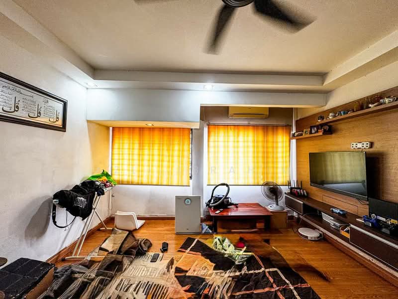 Pangsapuri untuk Dijual di Bunga Raya Apartment - Azli Ibrahim - Living Room - PropertyGuru.com.my
