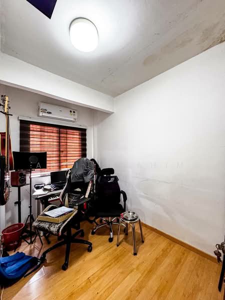 Pangsapuri untuk Dijual di Bunga Raya Apartment - Azli Ibrahim - Study - PropertyGuru.com.my