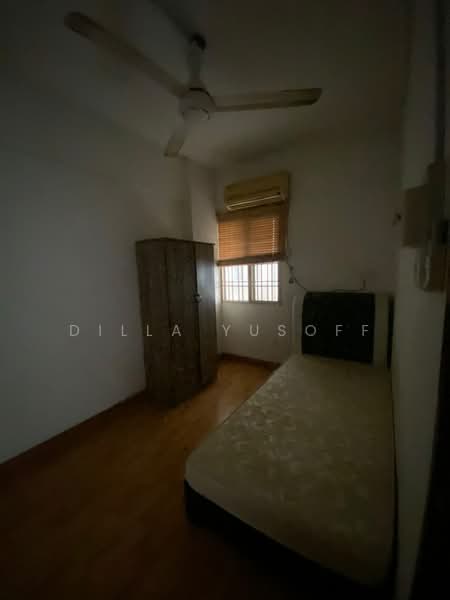 Pangsapuri untuk Disewa di Pangsapuri Sri Cempaka - DILLA YUSOFF - Bedroom - PropertyGuru.com.my