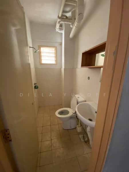 Pangsapuri untuk Disewa di Pangsapuri Sri Cempaka - DILLA YUSOFF - Bathroom - PropertyGuru.com.my