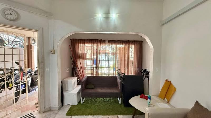 Rumah Teres 2 Tingkat untuk Dijual di Bandar Tun Hussein Onn (Cheras) - Hazeman Omar - Living Room - PropertyGuru.com.my