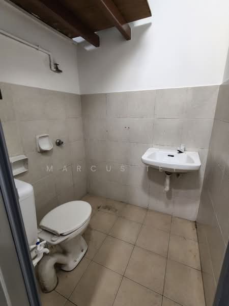 Flat for Sale at Taman Ehsan Jaya - Marcus Tey - Bathroom - PropertyGuru.com.my