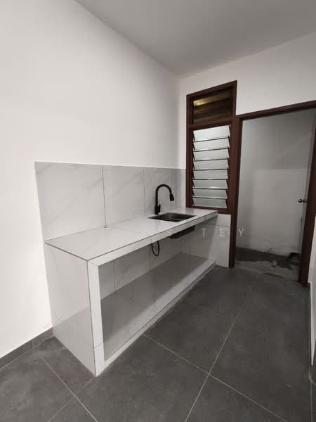 Flat for Sale at Taman Ehsan Jaya - Marcus Tey - Kitchen - PropertyGuru.com.my